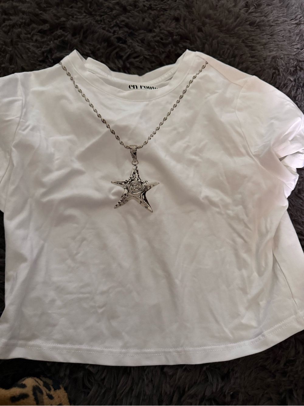 White Star Necklace Graphic Tee - En Route
